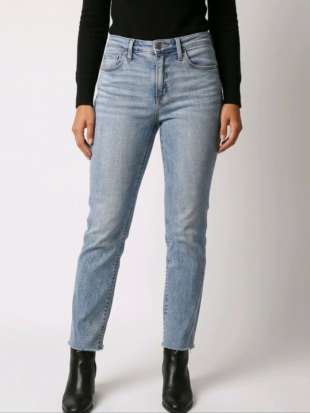 Universal Thread Light Blue Ankle Jeans